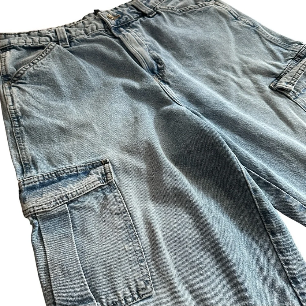 H&M Divided Cargo Jeans Mid Rise Straight Leg Utility Denim Size 6 - Picture 8 of 12